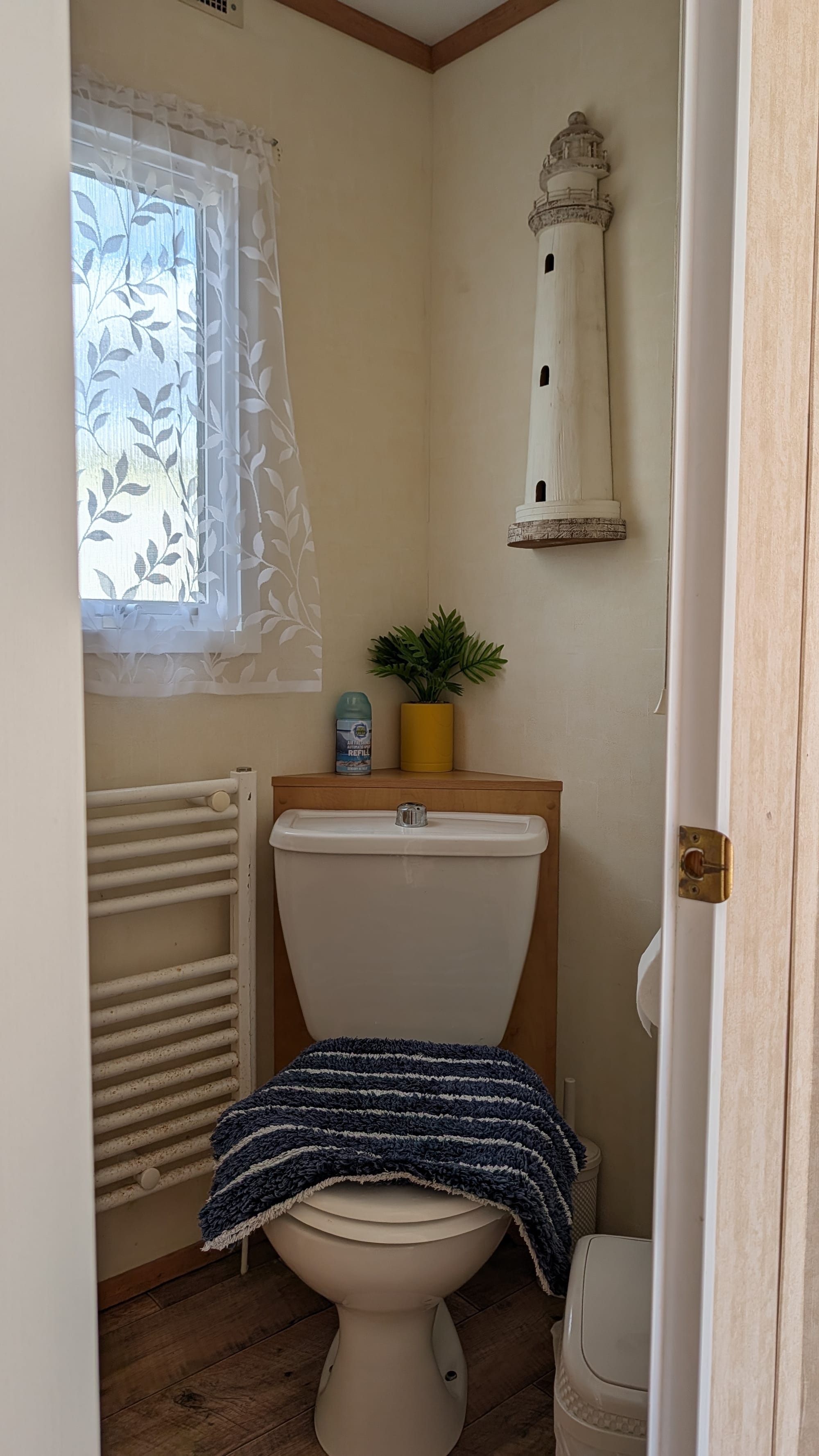 Seaview 87 toilet
