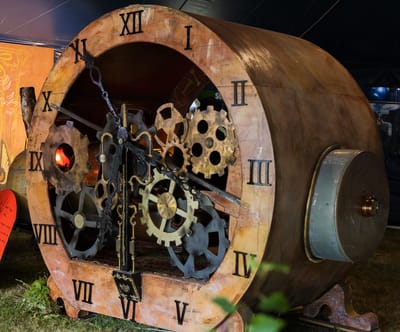 LA MACHINE A REMONTER DANS LE TEMPS