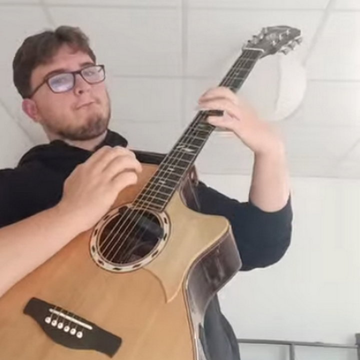 * Dimanche 18/10 * EXASTERIUM (guitare acoustique percussive) (Don libre)