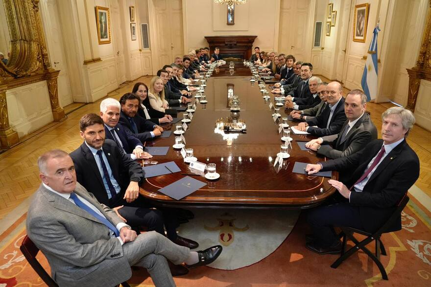 Milei recibe a los gobernadores: busca apoyo para el presupuesto 2026 y “acuerdos básicos” para las reformas