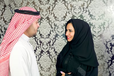 أهم 10 نصائح لاختيار خطابة سعودية موثوقة لمكتب زواج ناجح