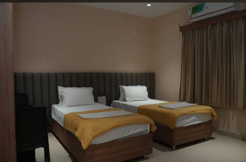 WhatsApp thoru booking