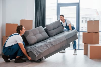 نقل العفش باحترافية: خدمة متكاملة بدون تعب ولا خسائر