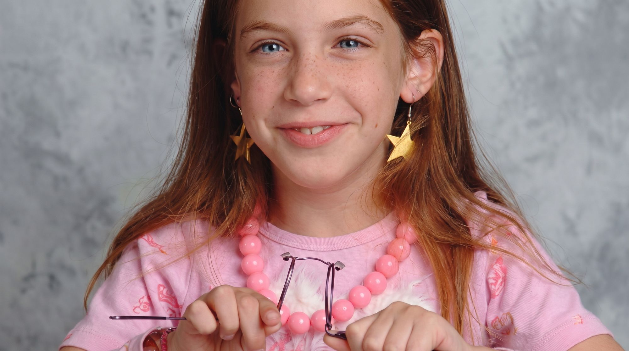The complete guide for parents to contact lenses for children: