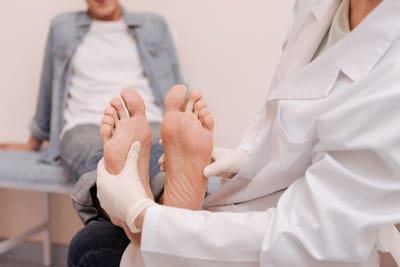 How to Prevent Infections with Diabetic Foot Care at Home in Dubai