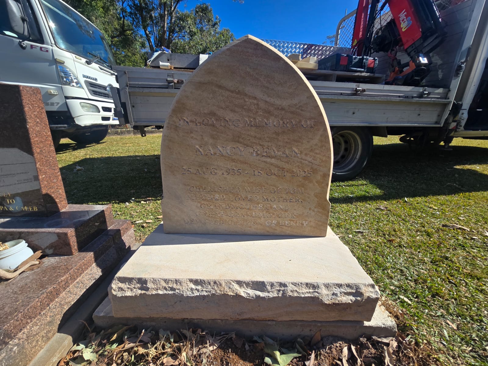 Natural Sandstone Headstone – Berry Cemetery, NSW