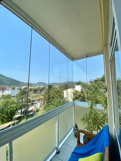 Vantagens do Envidraçamento de Sacada com Cortina de Vidro.