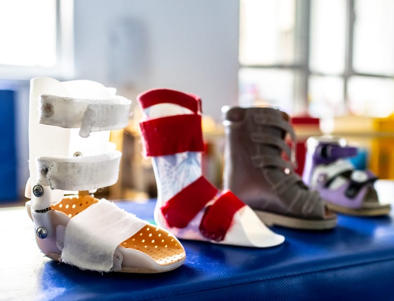 ALT EKSTREMİTE ORTEZLERİ