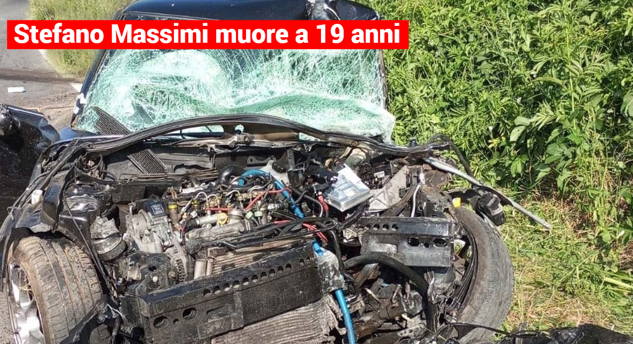Incidente tra auto e bus di pendolari: Stefano Massimi muore a 19 anni