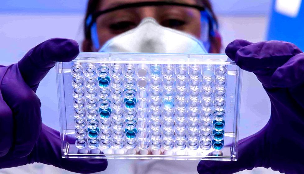 La caccia a “Ignoto 1”, tra il 2011 e il 2014, è stata una delle indagini genetiche più complesse e innovative mai condotte in Italia.