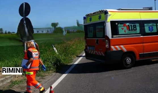 Scooter e un’auto si sono scontrati frontalmente lungo la Strada Statale 124 Siracusana