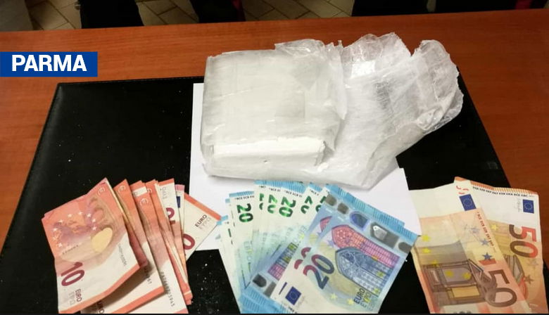 Parma: famiglia arrestata con oltre un chilo di cocaina e 2.850 euro in contanti