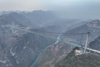 In Cina è quasi pronto il ponte più alto del mondo: supera i più famosi grattacieli del Pianeta