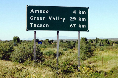 I-19, che collega Tucson e il Messico, ha funzionato sul sistema metrico dagli..