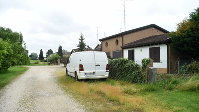 Scortichino; morta da mesi, cadavere nascosto nel garage: il figlio intascava la pensione