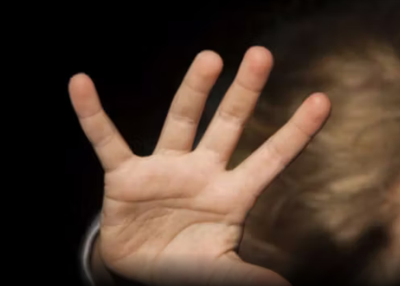 Arrestato 60enne con l'accusa di violenza sessuale sulla nipote.