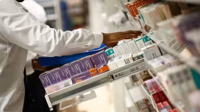 Trump promette di abbassare i prezzi dei farmaci negli Stati Uniti fino..