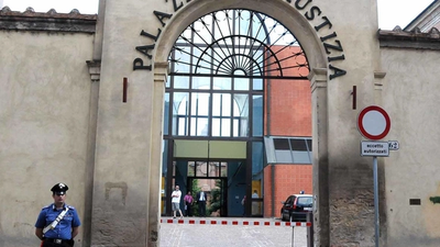 Ingegnere nei guai. Mail a uffici e familiari: "La premier mi perseguita"