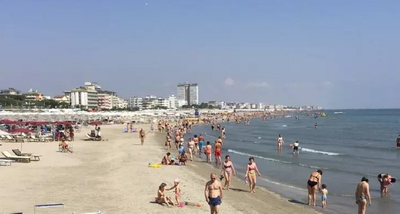 Tragedia a Cervia: Bagnante travolta e uccisa da una ruspa sulla spiaggia