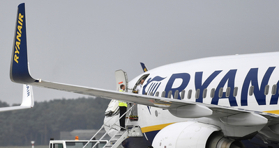 Ryanair, il volo ritarda di 7 minuti ma l'aeroporto di Berlino chiude.