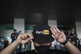 Ue indaga su Pornhub e altri tre siti hard: 'Proteggiamo i minori'