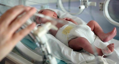 Neonato seviziato dal papà, «Voleva renderlo disabile per avere sussidi». Al piccolo fu amputata la lingua