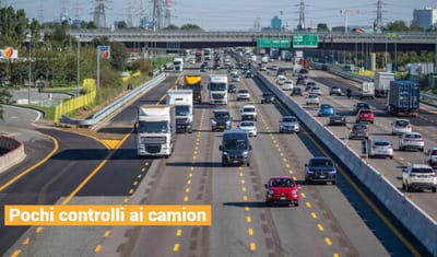 Tir si ribalta sulla A1 Milano-Napoli, 9 chilometri di coda