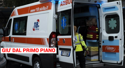 Mamma e figlioletta precipitano dal primo piano