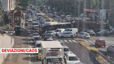 Via Stalingrado bloccata per le deviazioni dei lavori del tram. Questione politica