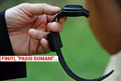 Alessandro Basciano, noto DJ ed ex concorrente del Grande Fratello Vip, senza braccialetto elettronico