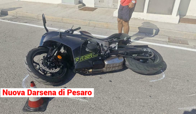Prova la moto appena comprata: perde il controllo e finisce all'ospedale in gravi condizioni. Riflessioni: