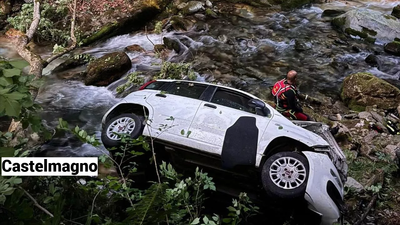 Precipita per 30 metri con l’auto e resta ore in attesa di aiuto: