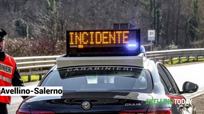 Incidente sul Raccordo Avellino-Salerno: auto si ribalta nei pressi di Montoro