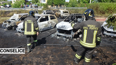 Paura a Conselice: nove auto distrutte dalle fiamme vicino all’Acquajoss