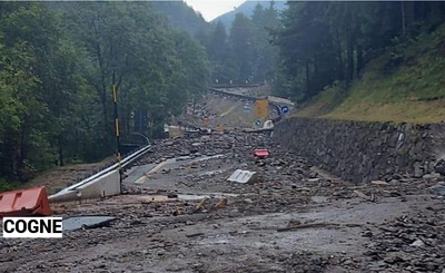 Maltempo, bomba d'acqua e frana sulla strada regionale per Cogne