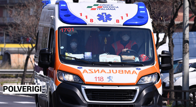 Dramma all'alba, tragico frontale tra auto e moto: morto un centauro di 30 anni