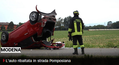 Modena, paura in strada Pomposiana: auto si ribalta con mamma e figlia a bordo, entrambe in ospedale