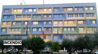 Incendio al Comune, evacuato l’edificio, paura tra i dipendenti e indagini in corso