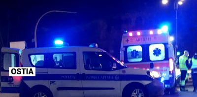 Ostia, auto si ribalta dopo aver colpito un albero: Daniele Coldel muore a 42 annI