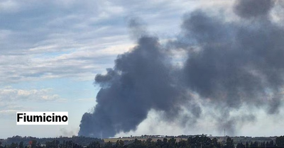 Nuovo incendio tra Parco Leonardo e via Portuense: fumo nero visibile a chilometri