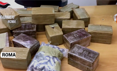 Maxi sequestro di hashish: 265 kg nascosti in un tir proveniente dalla Spagna