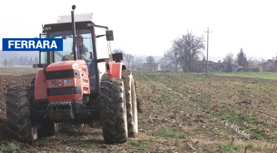 Tragedia in campagna: donna di 44 anni muore schiacciata da un trattore
