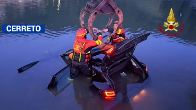 Cerreto Laghi, auto finisce nel lago: salvo il conducente