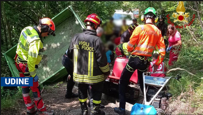 Trattore disingrana la marcia e scivola sul pendio: 67enne si lancia