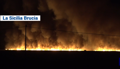 Sicilia in fiamme: devastata la Riserva dello Zingaro, evacuate decine di abitazioni