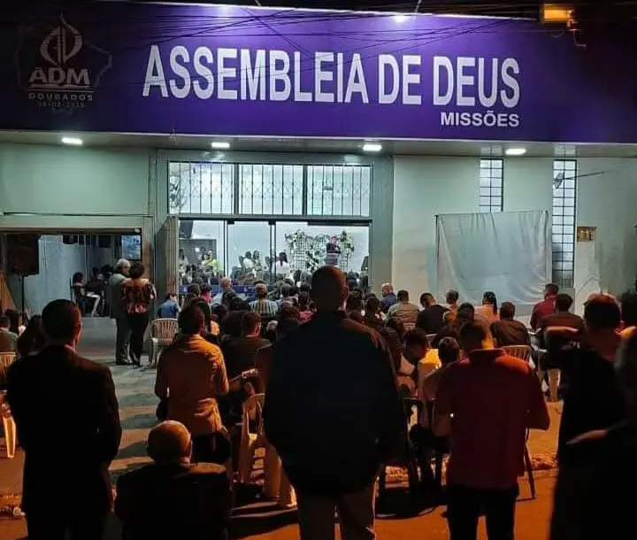 Cultos Semanais na sede