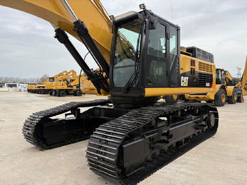 CAT MINING EXCAVATOR