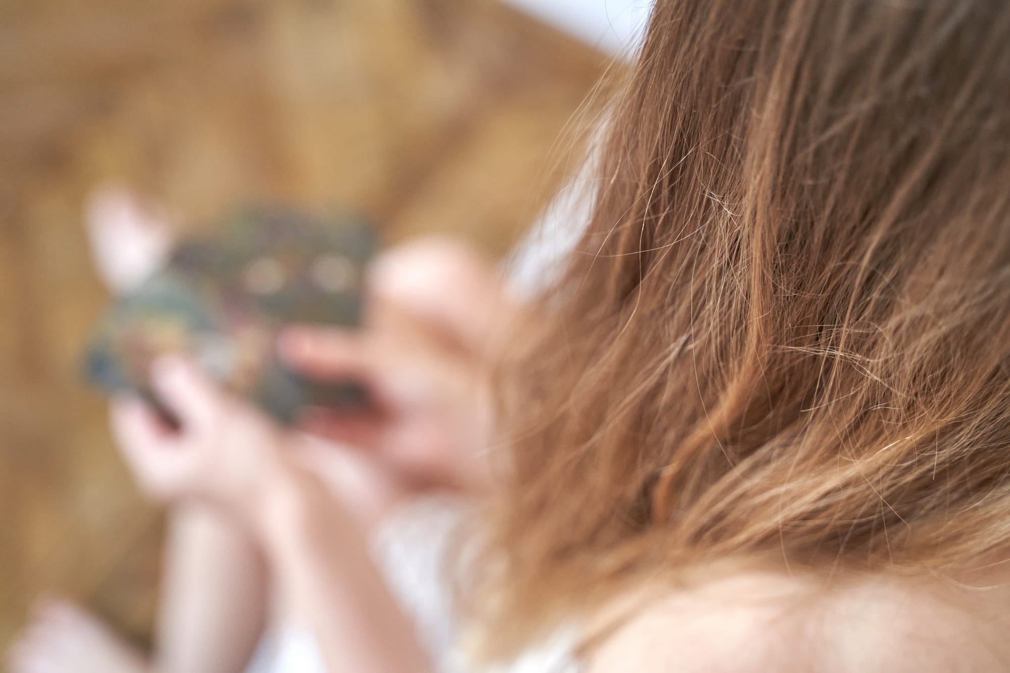 12 Practical Tips to Read Tarot More Intuitively Without Guessing