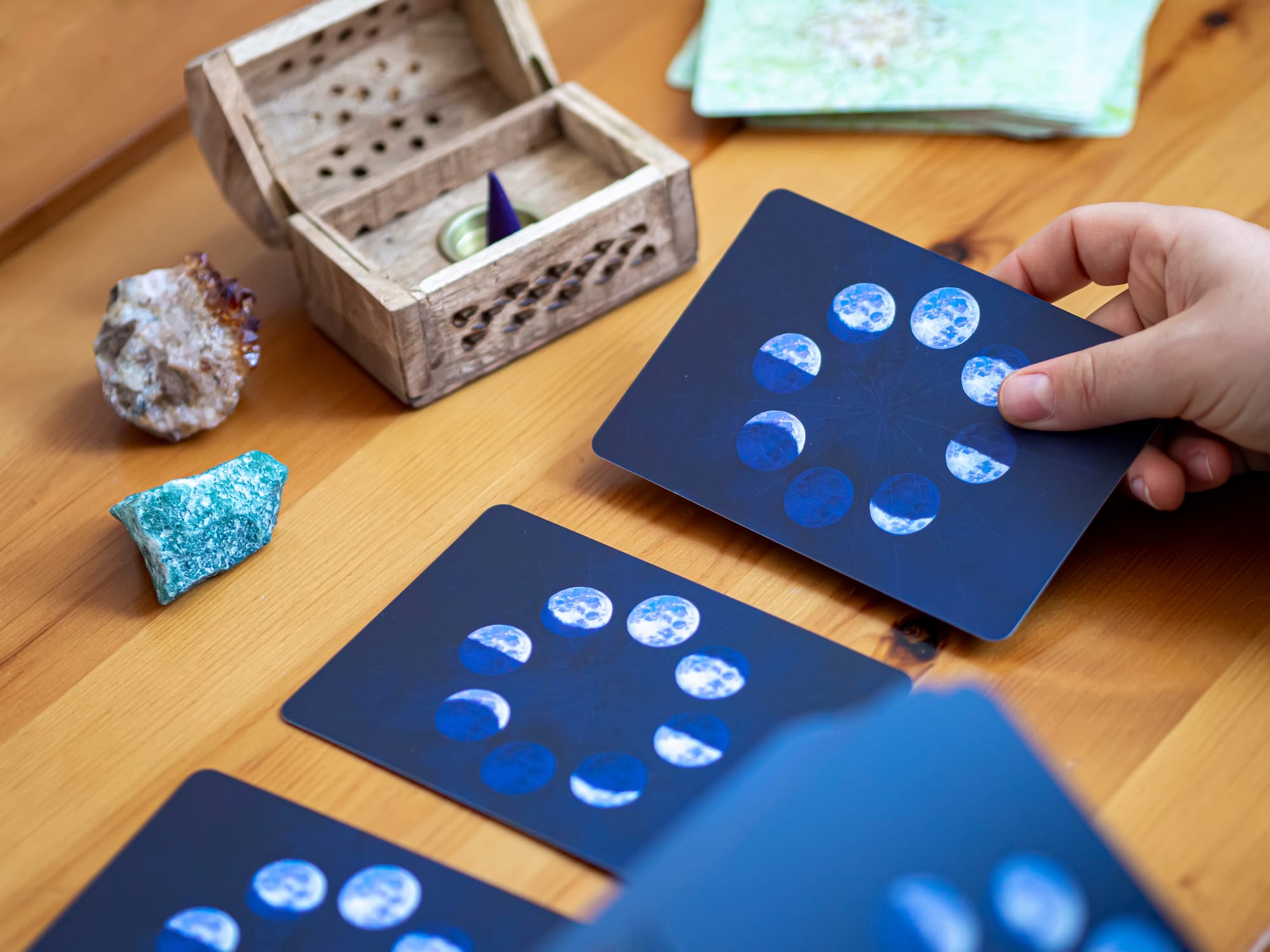 Top 10 Lunar Cycle Tarot Rituals, Art Therapy Practices for New Moon to Full Moon Healing