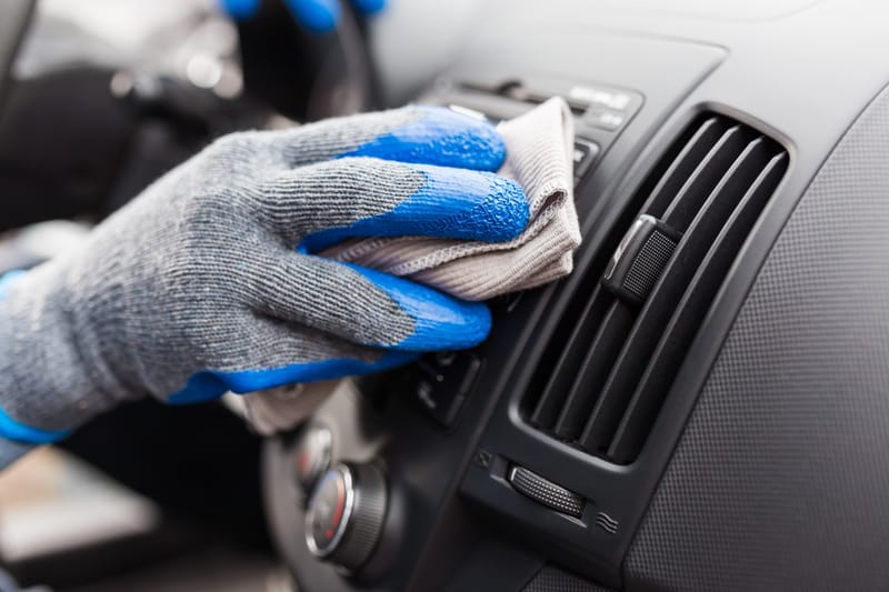 تلميع داخلي للسيارة